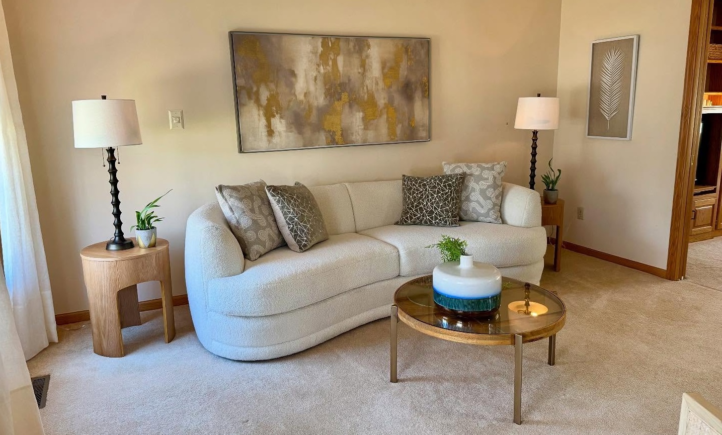 roseville April 8 25 1